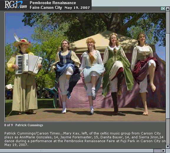 Accordion and Irish dancers